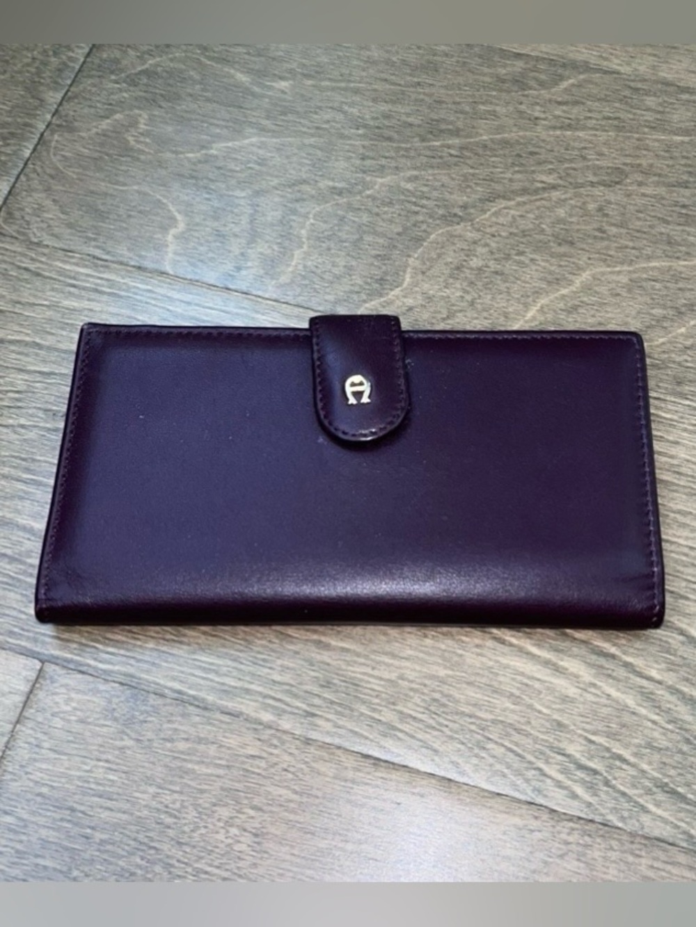 Etienne Aigner Maroon Leather Wallet: Bi-Fold Check Book / Credit Card Case